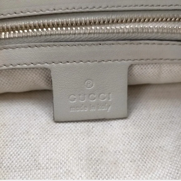 🎉HP🎉Gucci White Guccissima Leather Mayfair Crossbody Bag